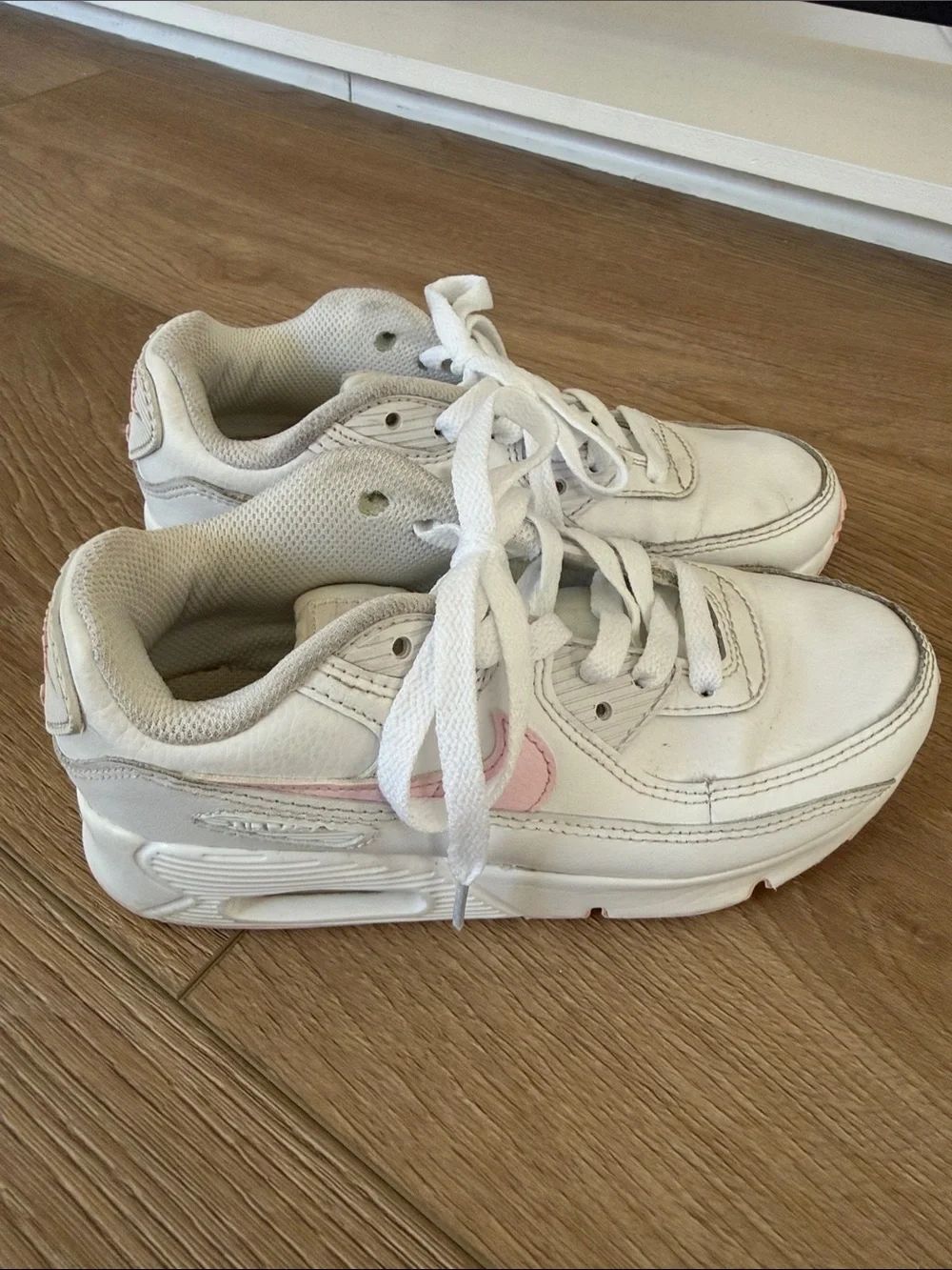 NIKE AIR - Kids White Sneakers with Pink Accent - Casual Lace-Up Shoes -2Y
